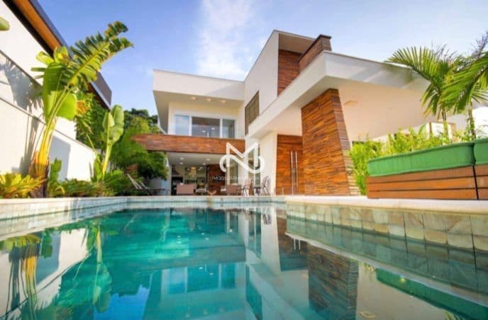 Casa de Alto Padrão no Módulo 12 da Riviera de São Lourenço.