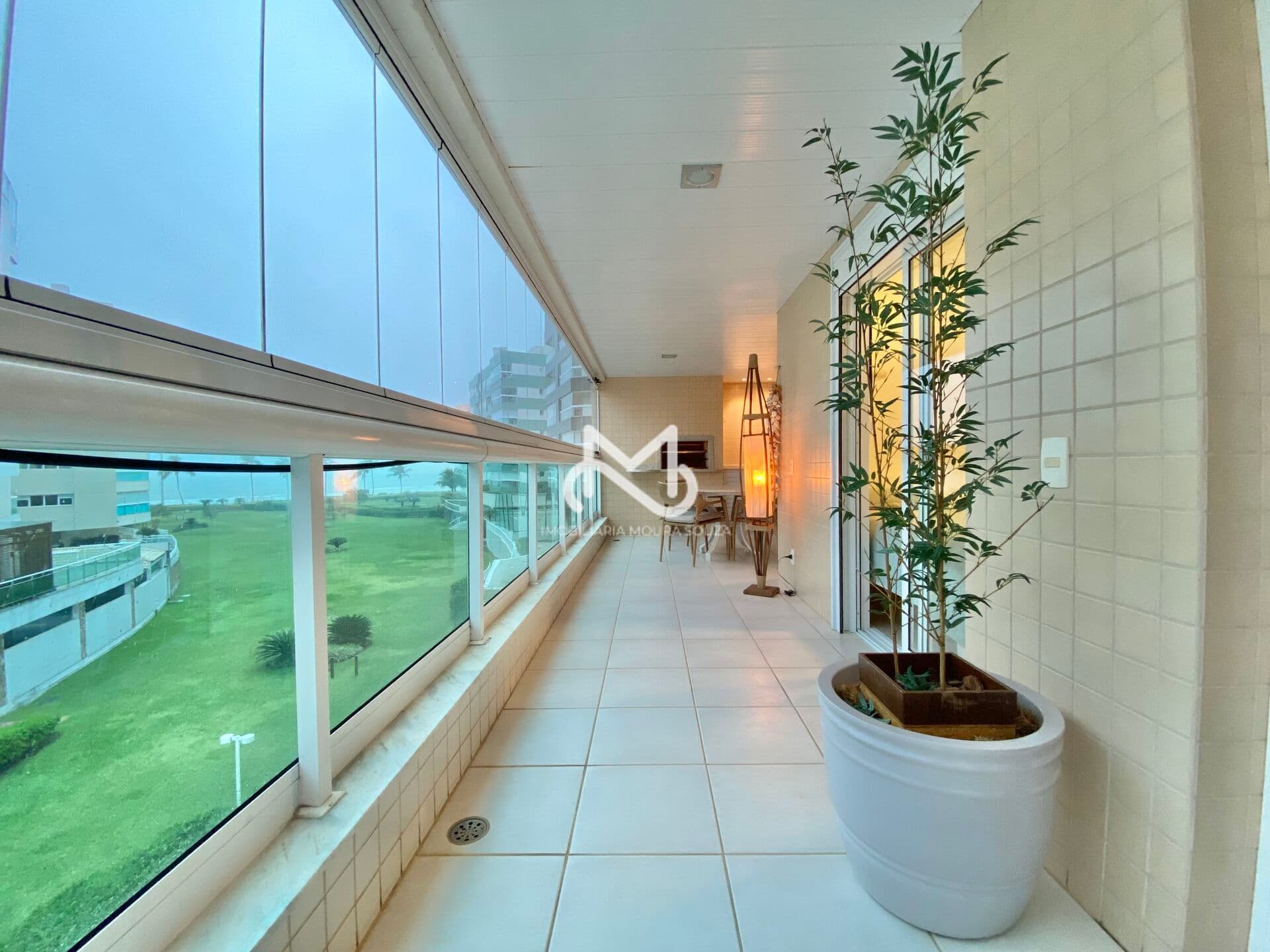 Apartamento para locação com vista para o mar no Módulo 02 em Riviera de São Lourenço