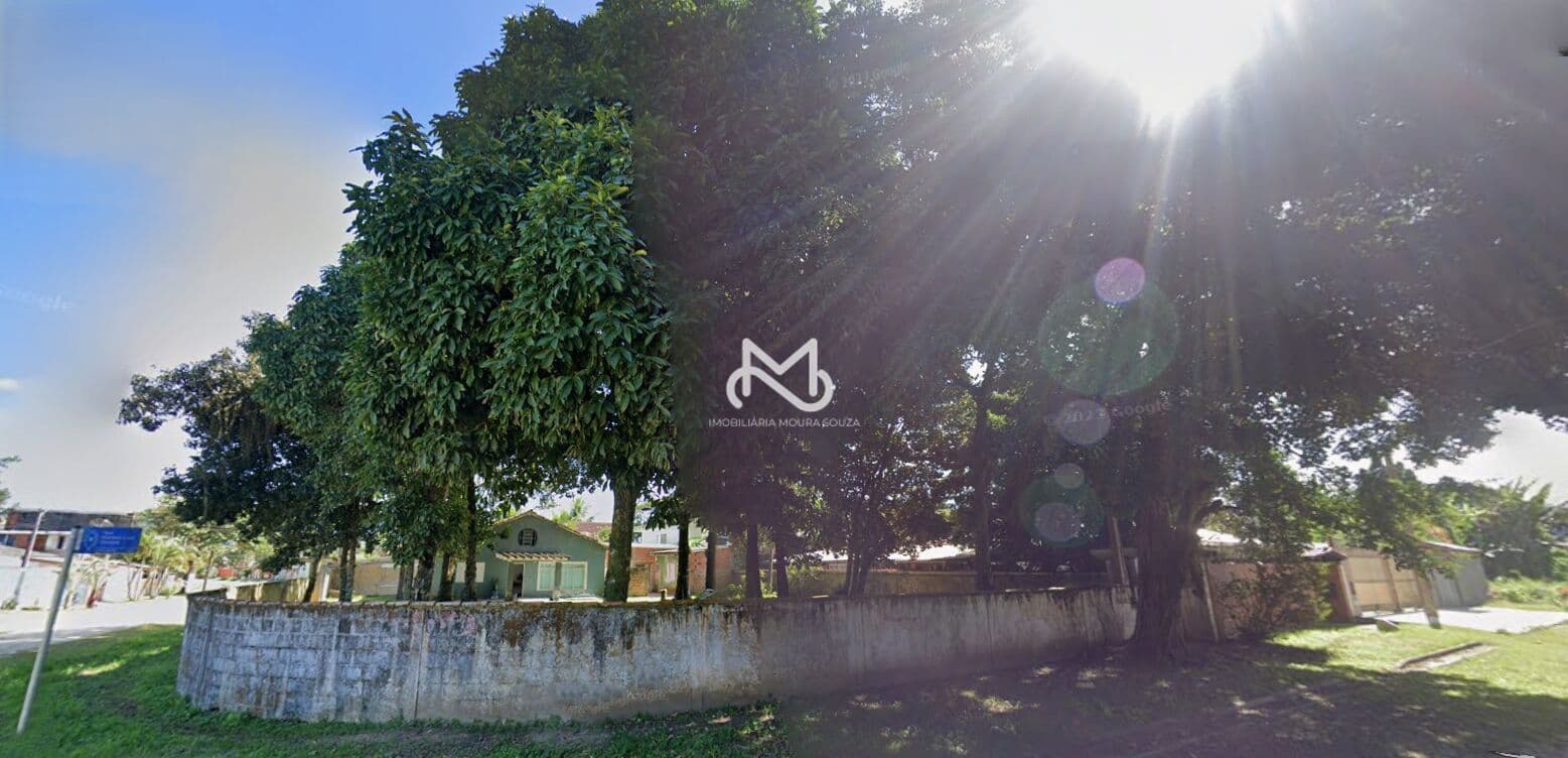 Terreno a 400m da praia à venda no Jardim Indaiá, Bertioga/SP