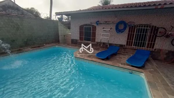 Casa a 500m da praia à venda no Jardim Vista Linda Bertioga/SP