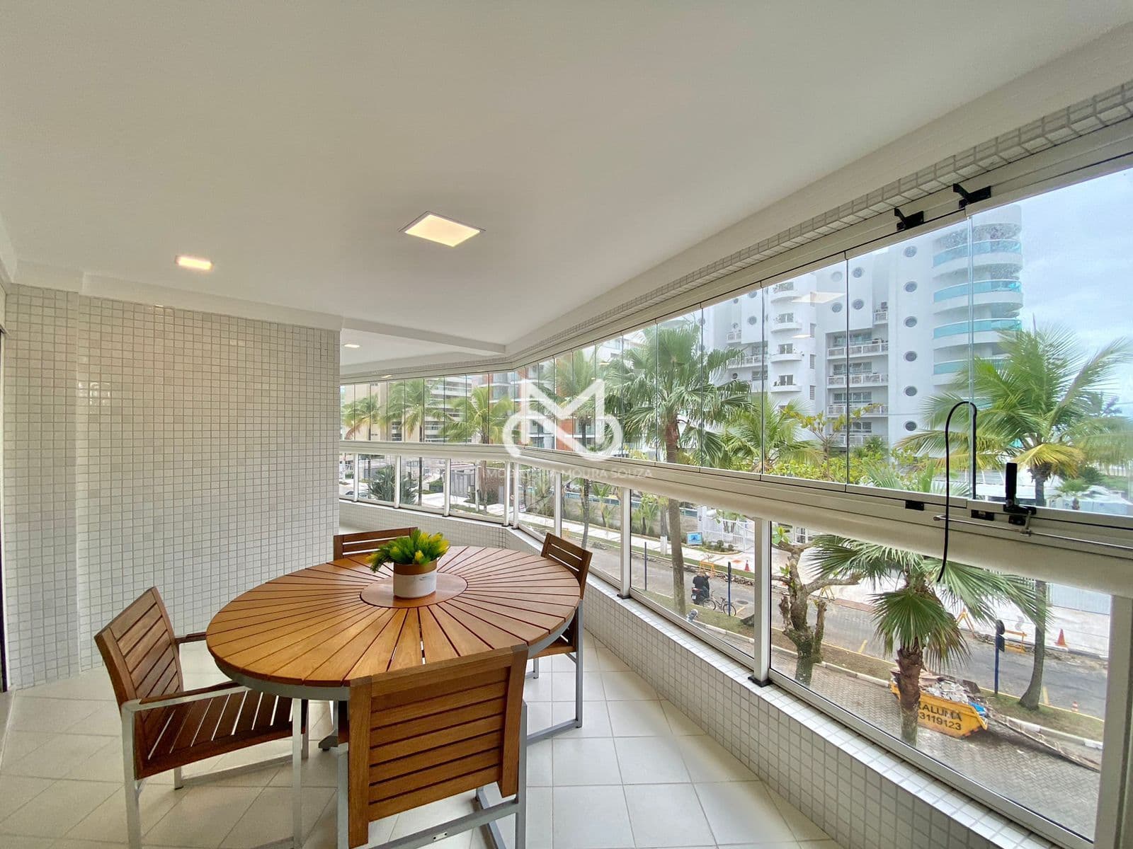 Apartamento de Alto Padrão à venda no Módulo 07 em Riviera de São Lourenço.