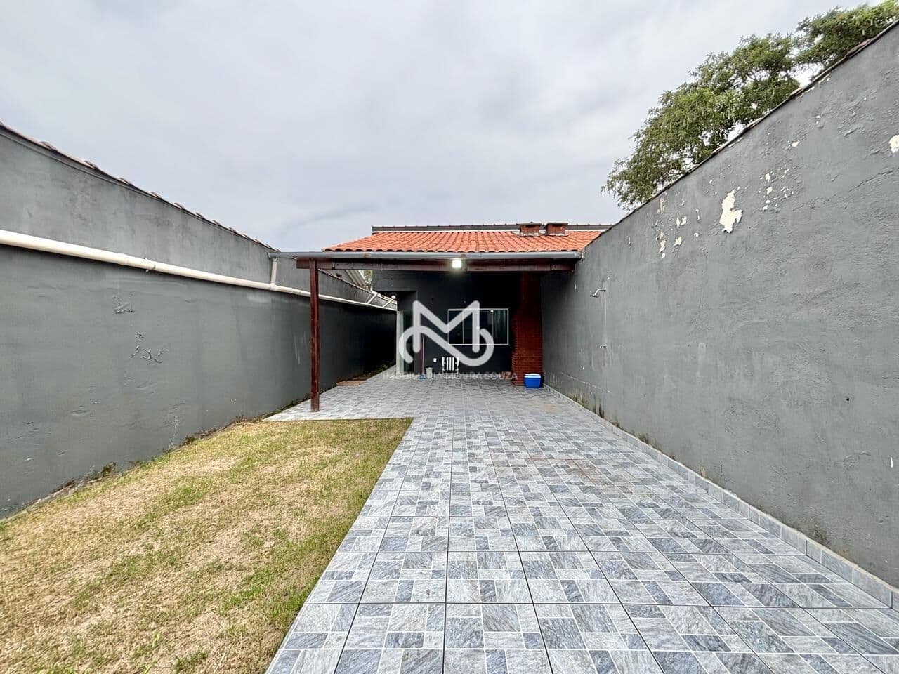 Casa à venda no Jardim Indaiá em Bertioga/SP