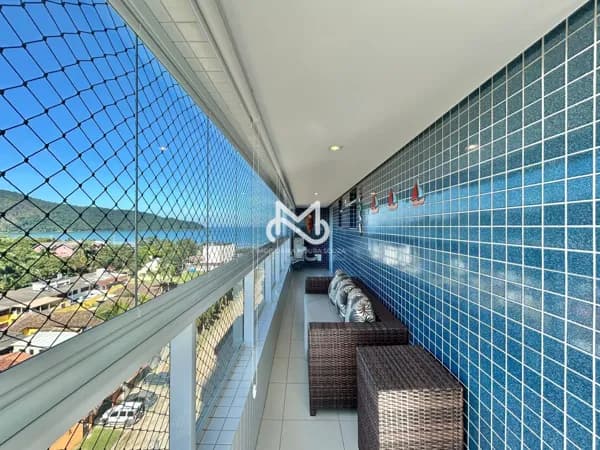 Apartamento com vista para o mar no Jardim Indaiá