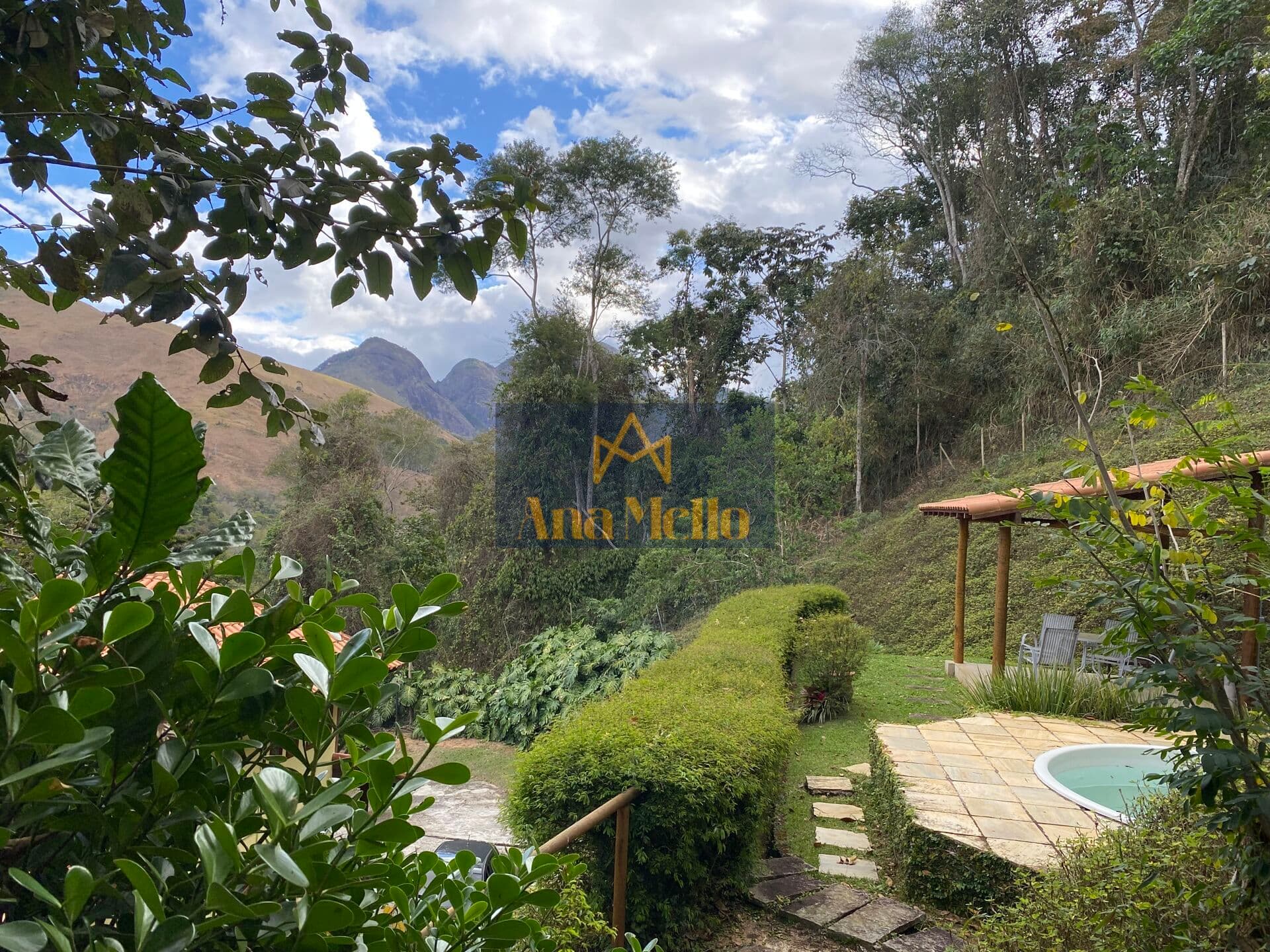 Casa de Condomínio em Petrópolis - Araras
