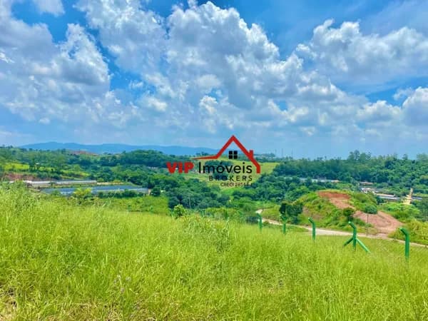 Lindo terreno com 2004m² no Vale Azul Caxambu