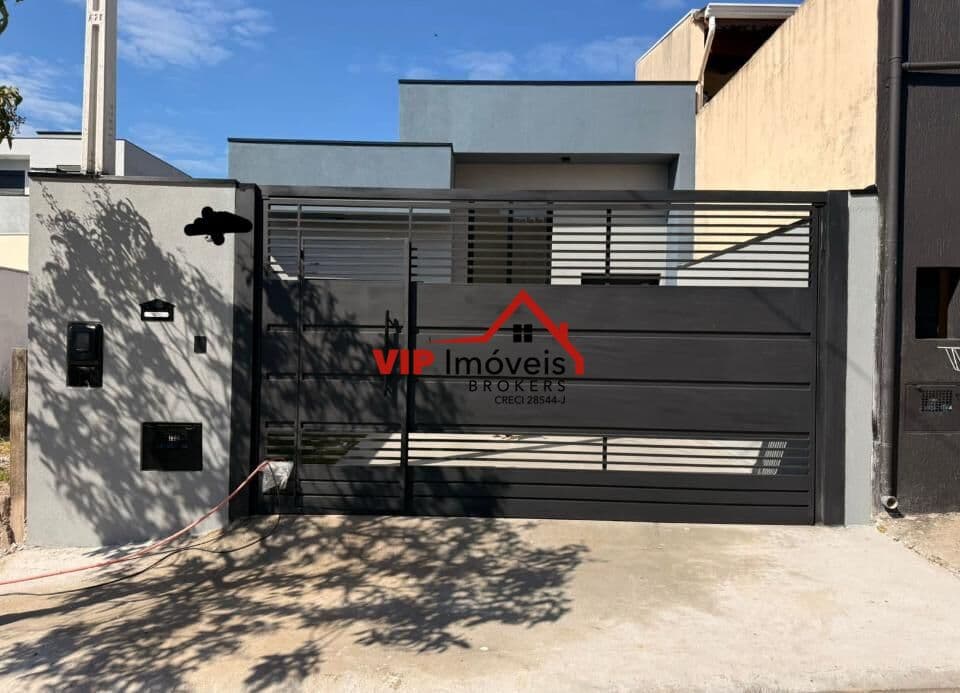 Excelente casa com 3 dormitórios sendo uma suíte no Jd Vale Verde