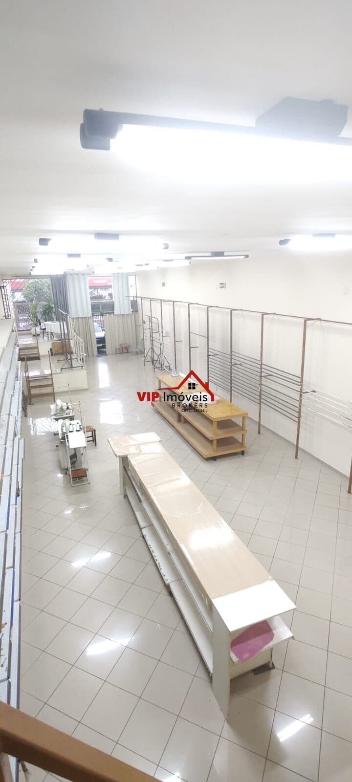 Excelente Salão comercial com casa totalizando 566m² de área construída no bairro Vila Arens