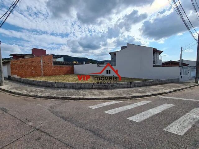 Terreno á venda 317 m² plano no Jardim Ipanema Jundiaí SP