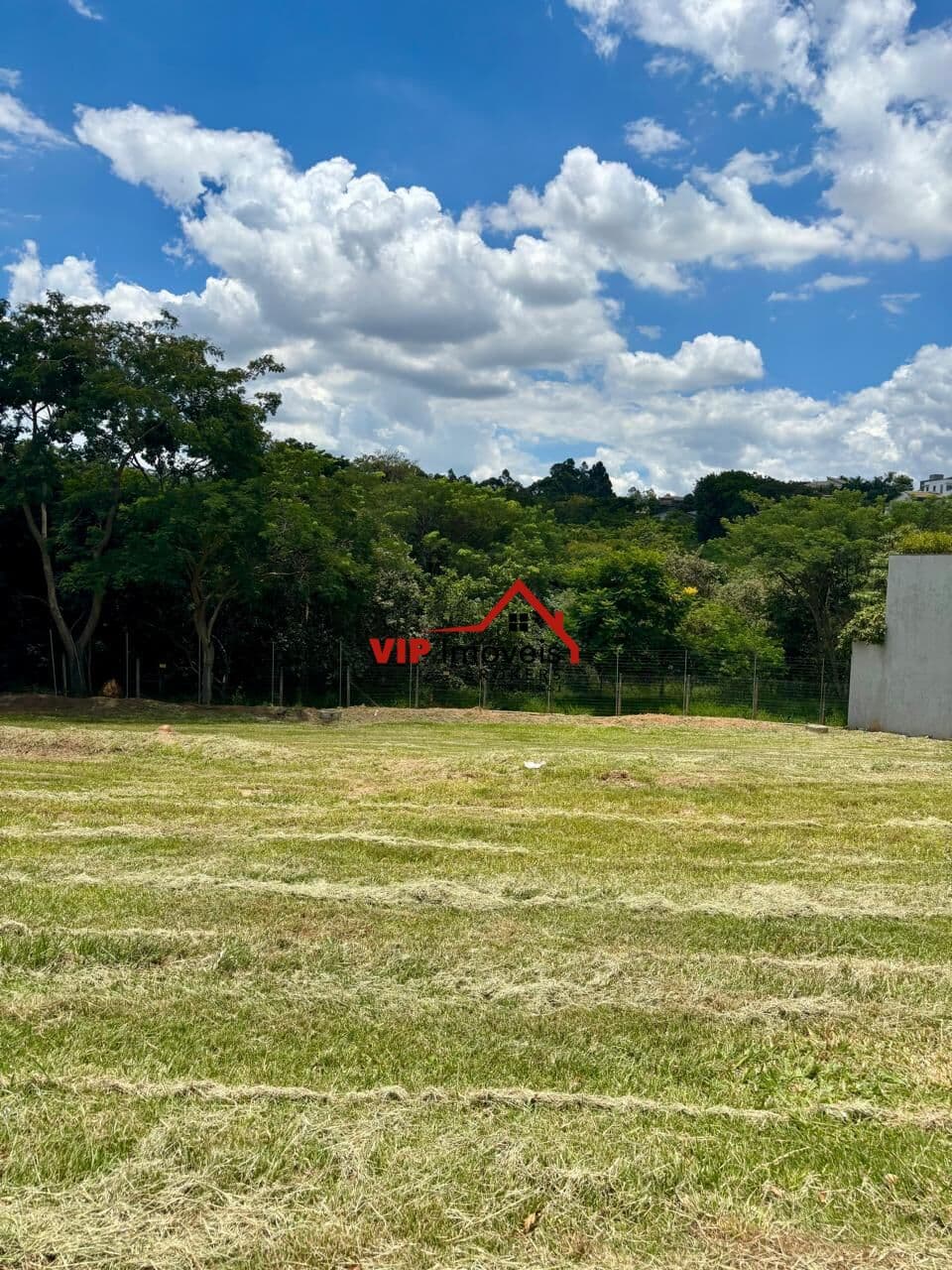 Belíssimo Terreno com 800m² no Condomínio Residencial Terras Alvorada