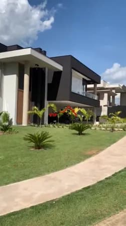 Maravilhosa casa de Alto Padrão no Condomínio Terras Caxambu com 408m²