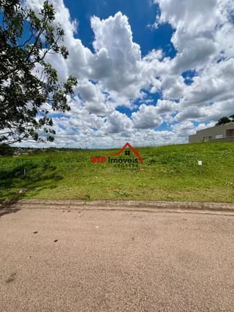 Belíssimo terreno no Condomínio Terras Alvorada com 800m²