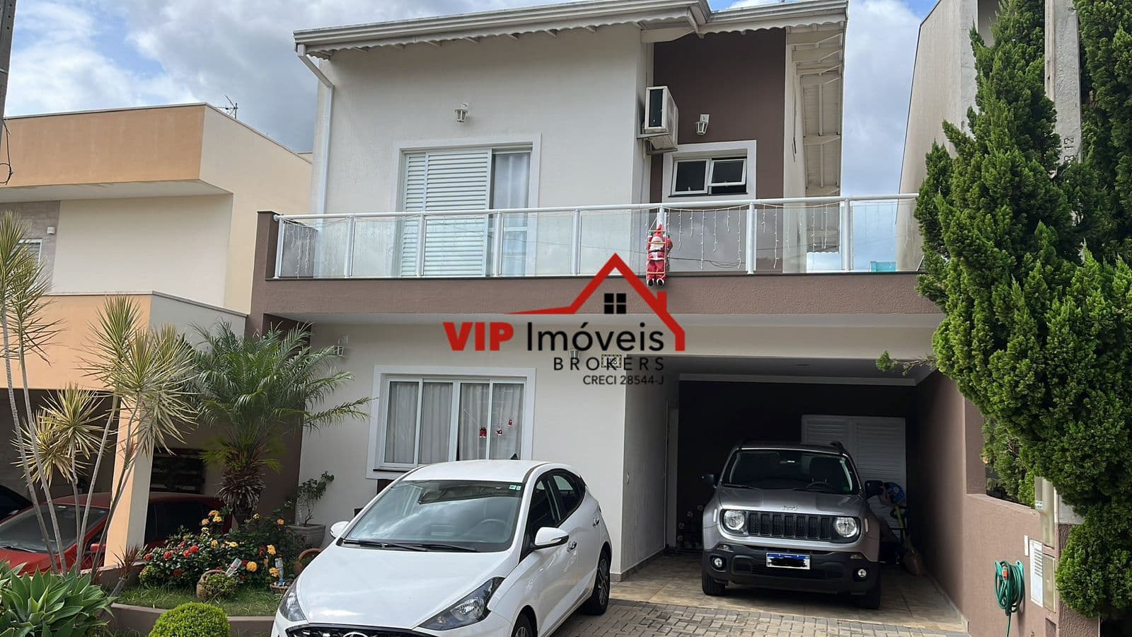 Lindo sobrado no Condomínio Villagio Di San Francesco com 3 dormitórios sendo uma suíte