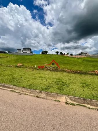 Belíssimo Terreno com 802m² no Condomínio Terras Alvorada
