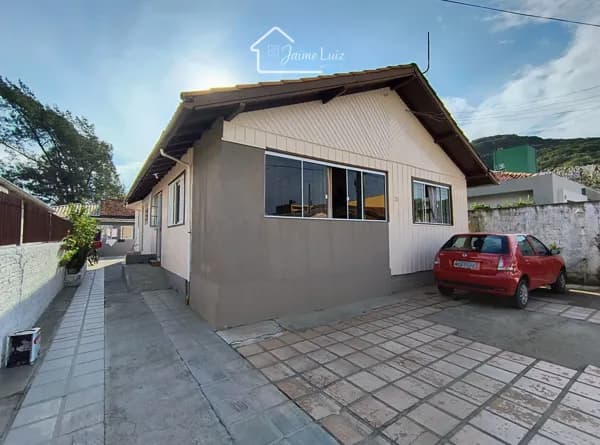 Casa + 4 kitnets