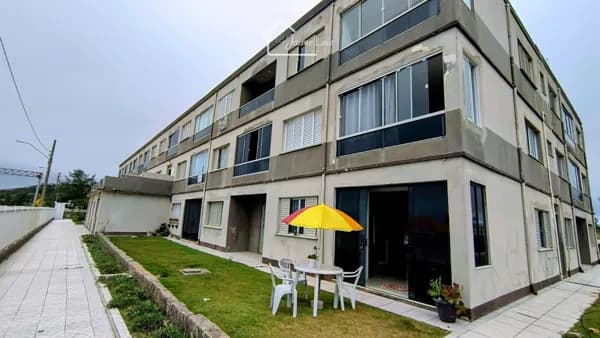 Apartamento em Laguna - Praia Do Gi