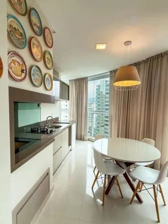Apartamento Alto Padrão em Meia Praia, Itapema/SC