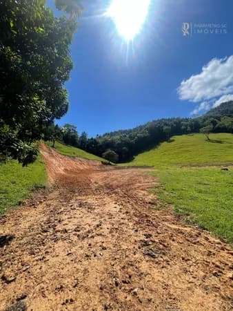 🌿 Terreno Rural à Venda – 10.000 m² ou 20.000 m² – Plano, Reservado e com Muita Água!