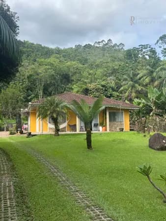 SÍTIO EXCLUSIVO NO CENTRO DE POMERODE – SC