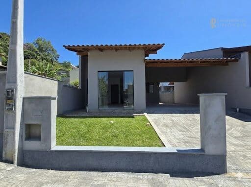 Casa no Bairro dos Estados, em Timbó/SC
