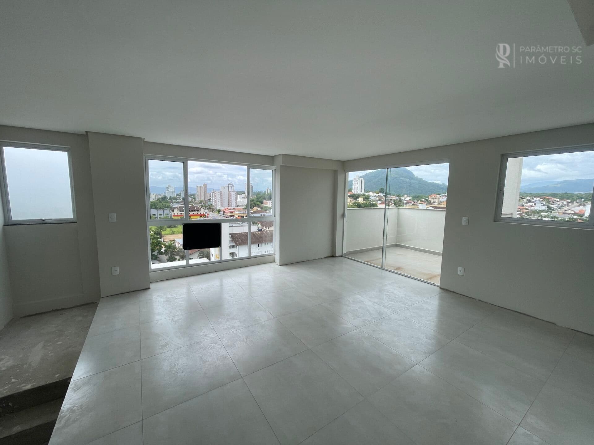 ✨ Duplex de Alto Padrão no Bairro Capitais ✨