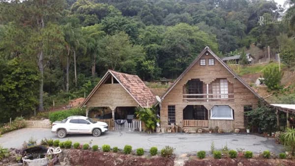 🏡 Chalés à Venda com Vista para a Barragem – Ideal para Investimento e Lazer