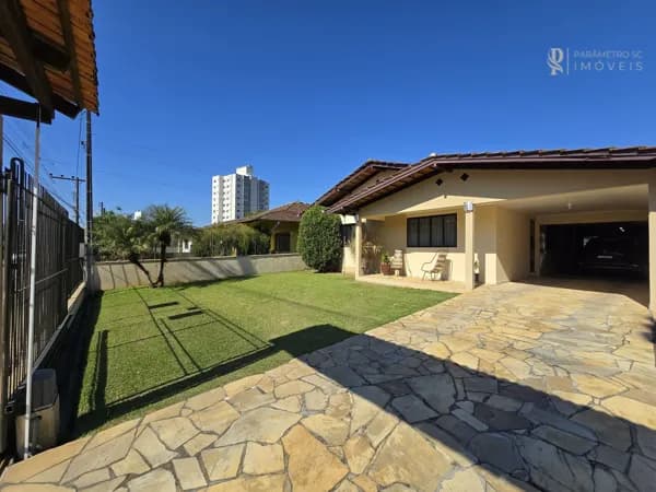 Casa no Bairro dos Estados, em Timbó/SC