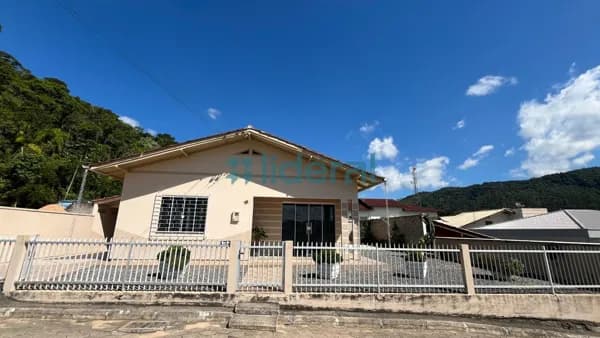 Casa em Major Gercino - Centro