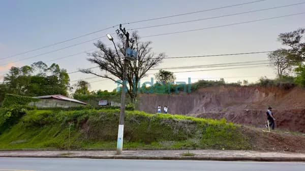 Terreno no Centro de Canelinha
