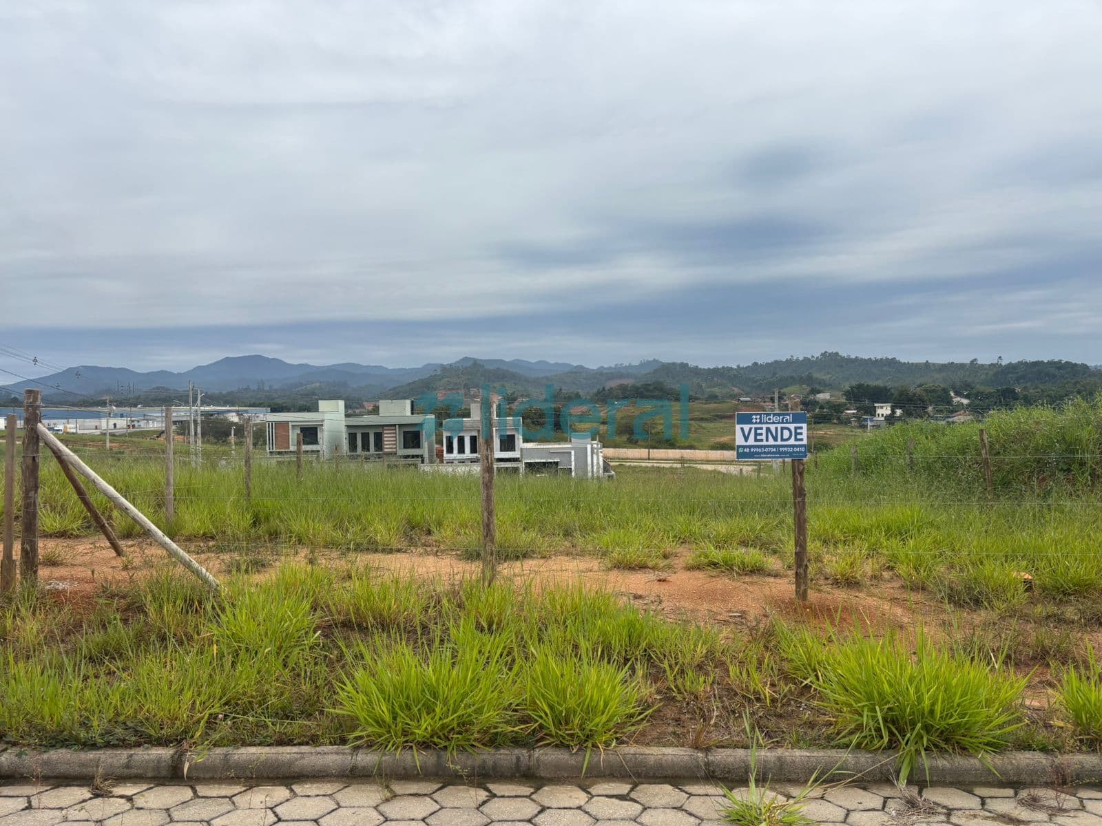 Lote/Terreno em Canelinha - Centro