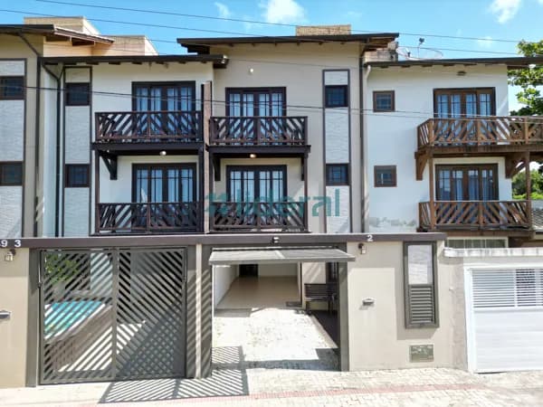 Casa Triplex em Canto Grande, Bombinhas/SC