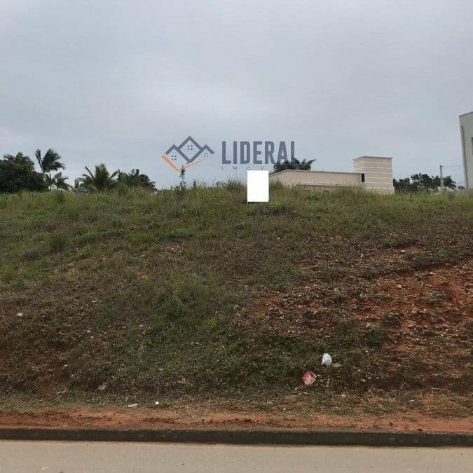 Terreno grande próximo ao centro de Canelinha, bairro cobre