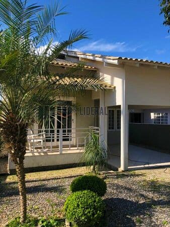 Casa Padrão para Venda em Centro Canelinha-SC