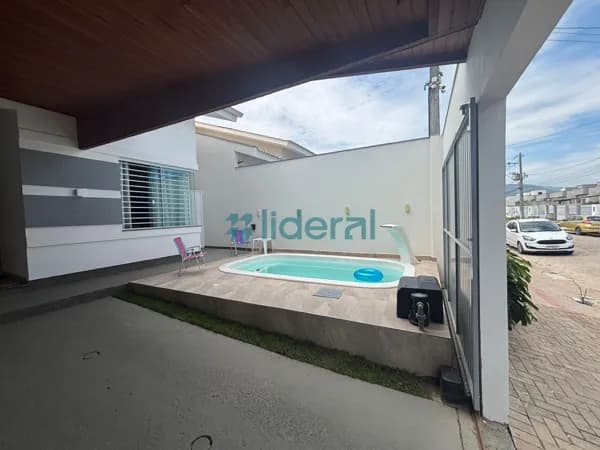 Casa em Canelinha - Centro