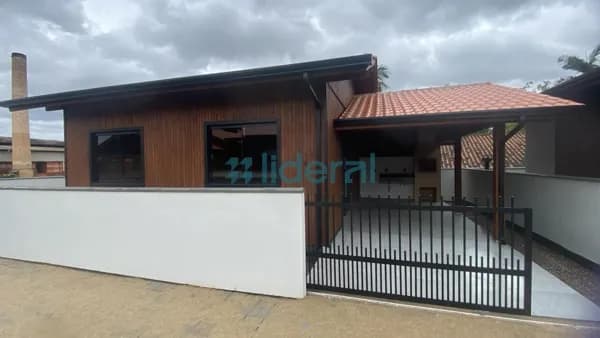 Casa em Canelinha - Centro