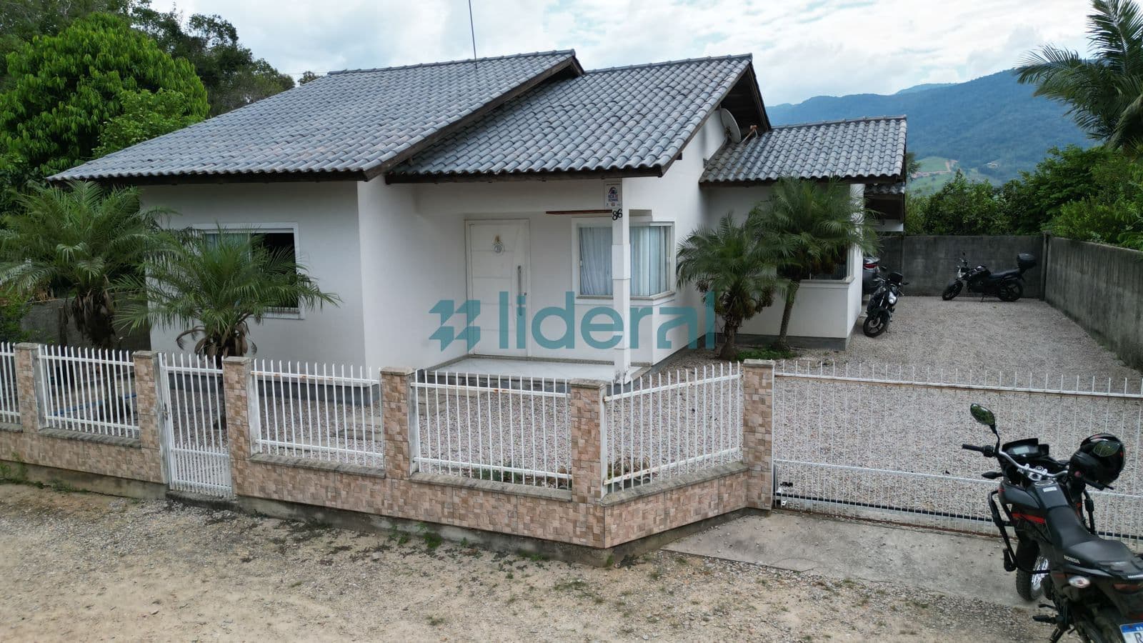Casa em Tijucas - Itinga