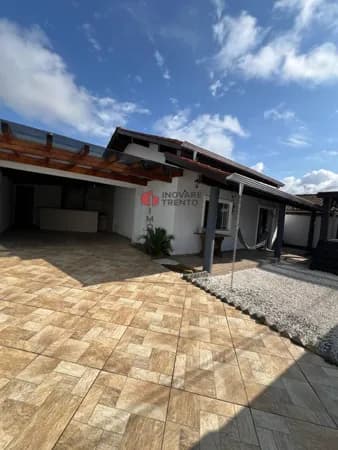 Casa em São João Batista - Centro