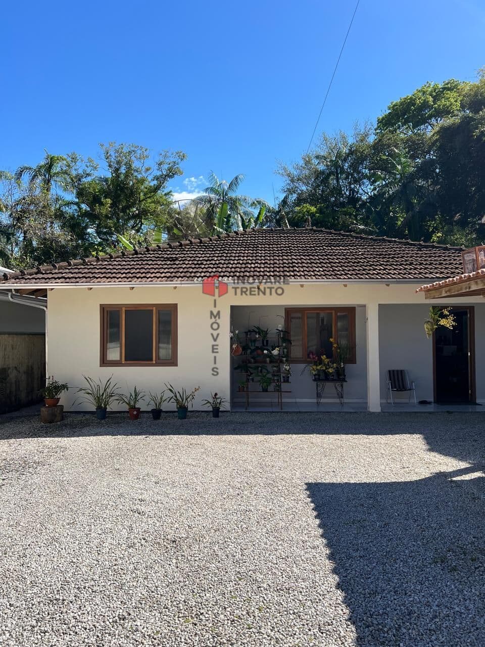 Casa Padrão Com Edícula