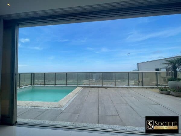 Apartamento Frente mar com Privativa à Venda no Edifício Don Alfonso em Balneário Camboriú- SC