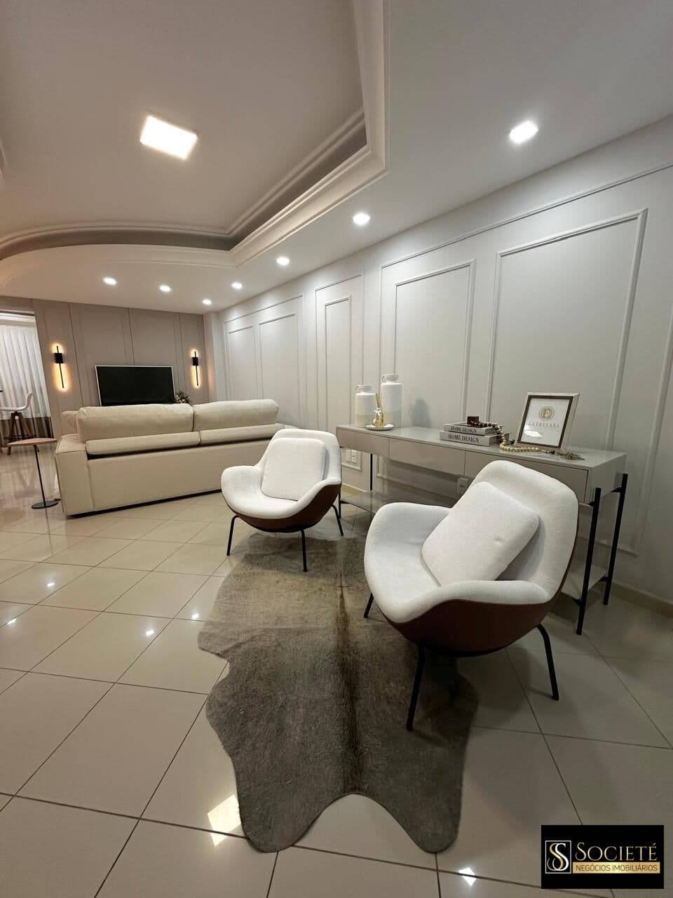 Apartamento Frente Mar à Venda no Edifício Império do Sol em Balneário Camboriú - SC
