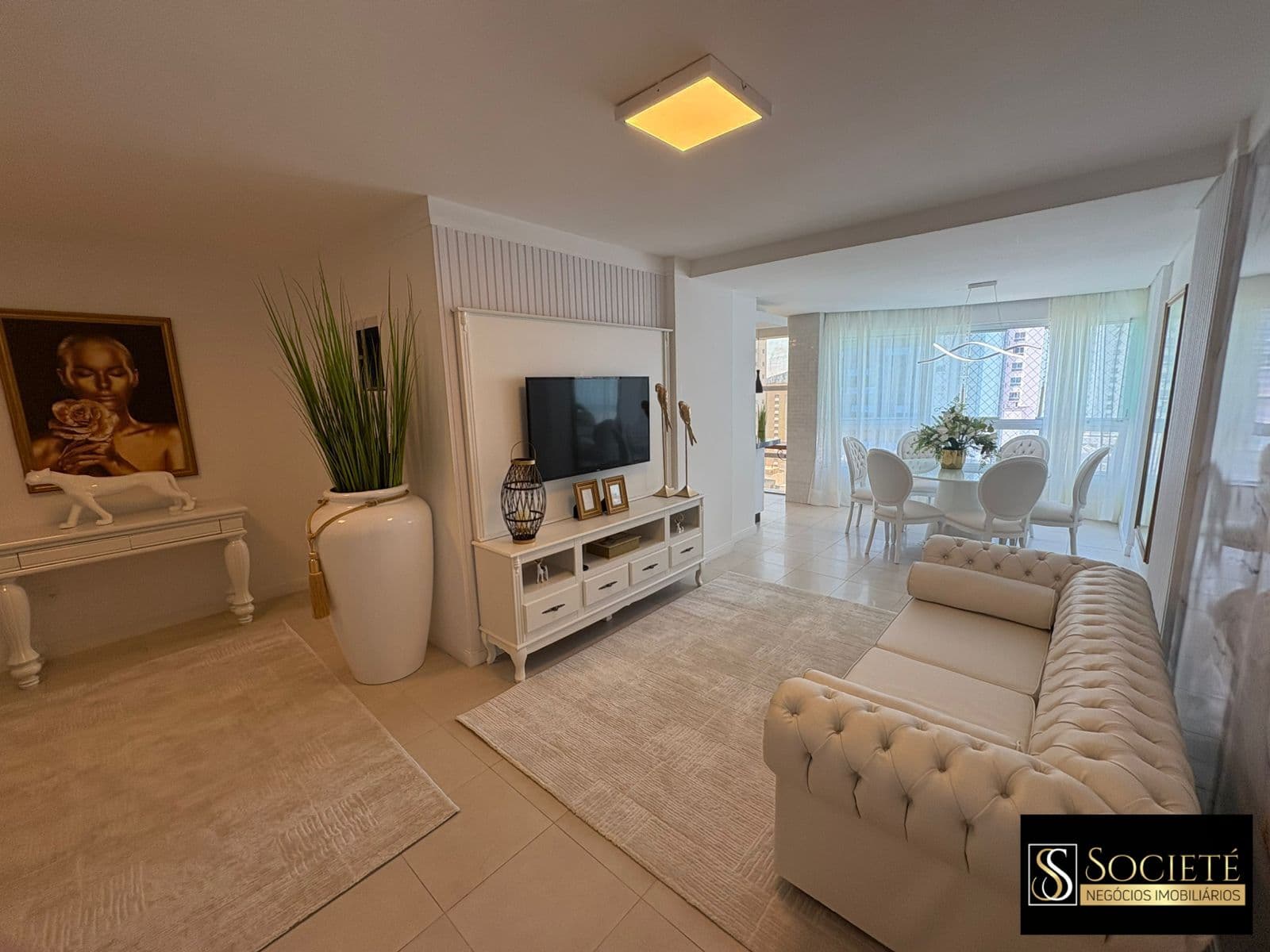 Apartamento Alto Padrão no Residencial Golden Green Bairro Pioneiros em Balneário Camboriú