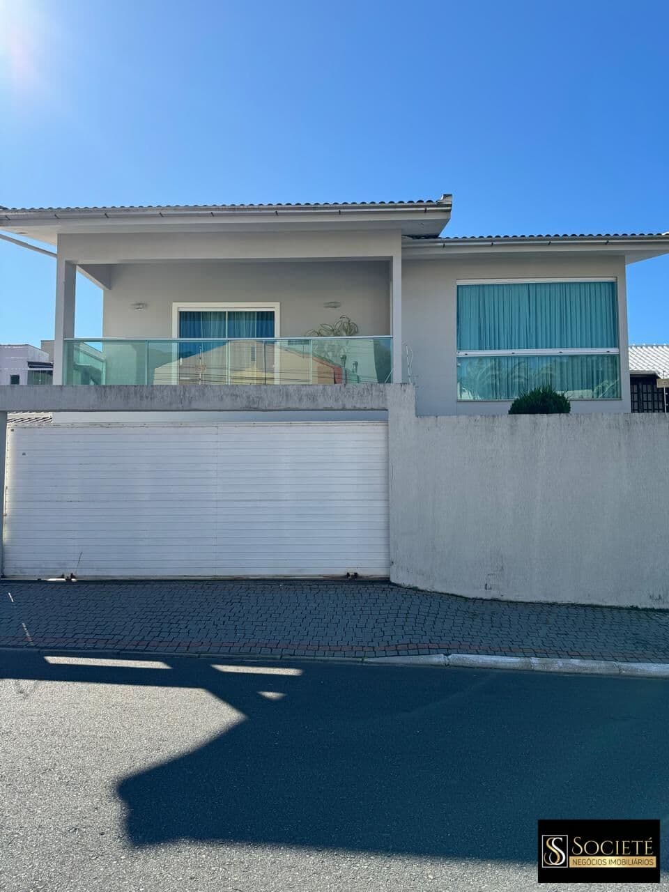 Casa Duplex à venda na Praia dos Amores em Balneário Camboriú SC