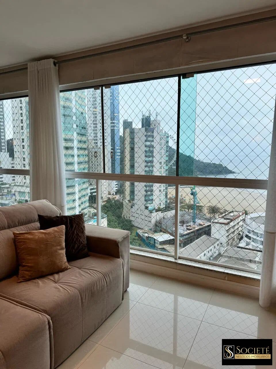 Apartamento à Venda no Edifício Château Montmartre em Balneário Camboriú - SC