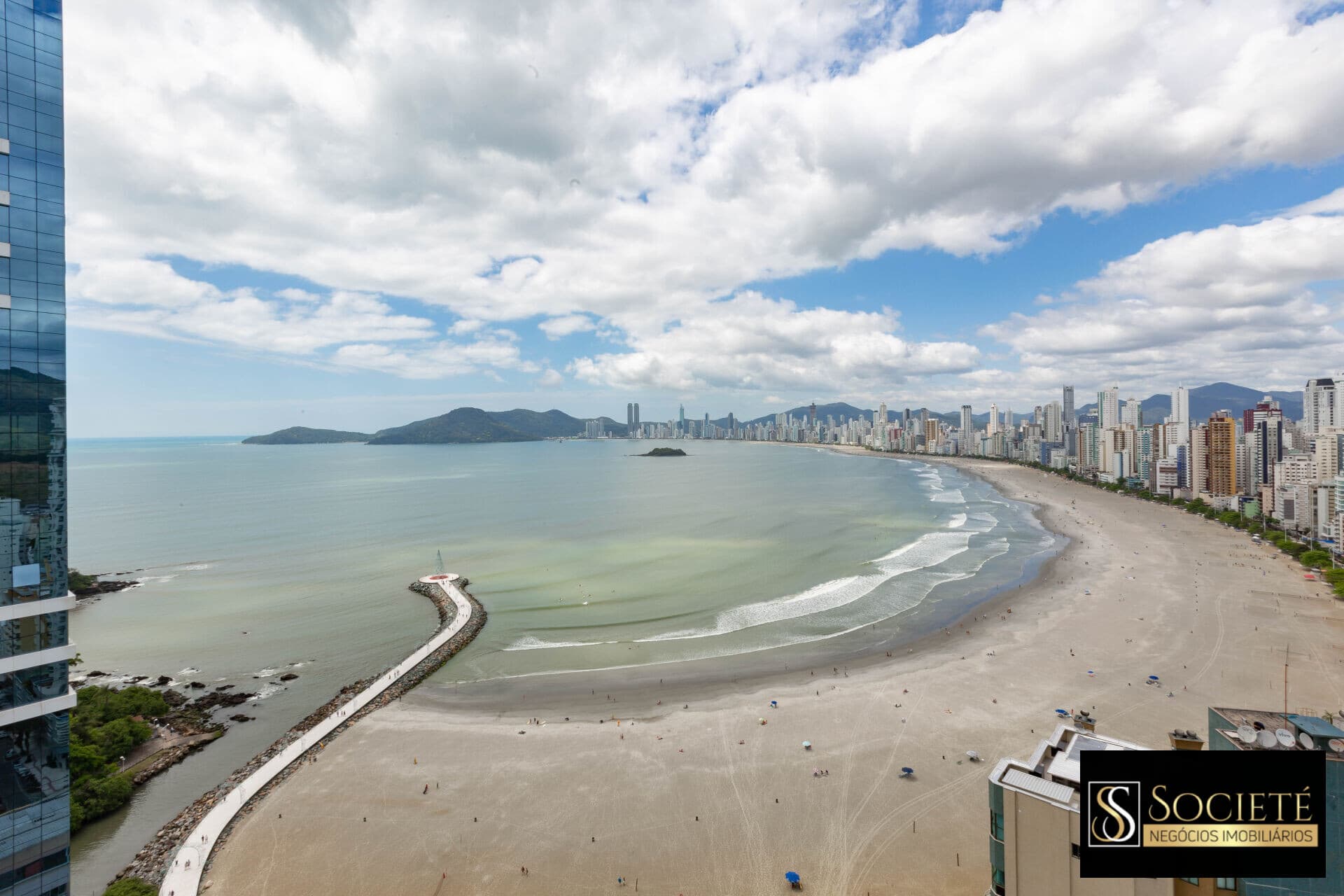 Apartamento Quadra Mar à Venda no Edifício Infinity Coast em Balneário Camboriú - SC