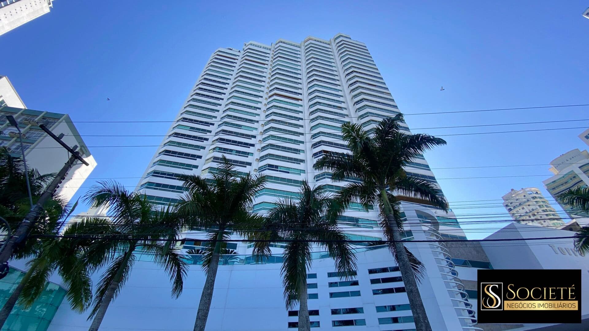 Apartamento Frente Mar à Venda no Edifício Torre Atlântica em Balneário Camboriú - SC