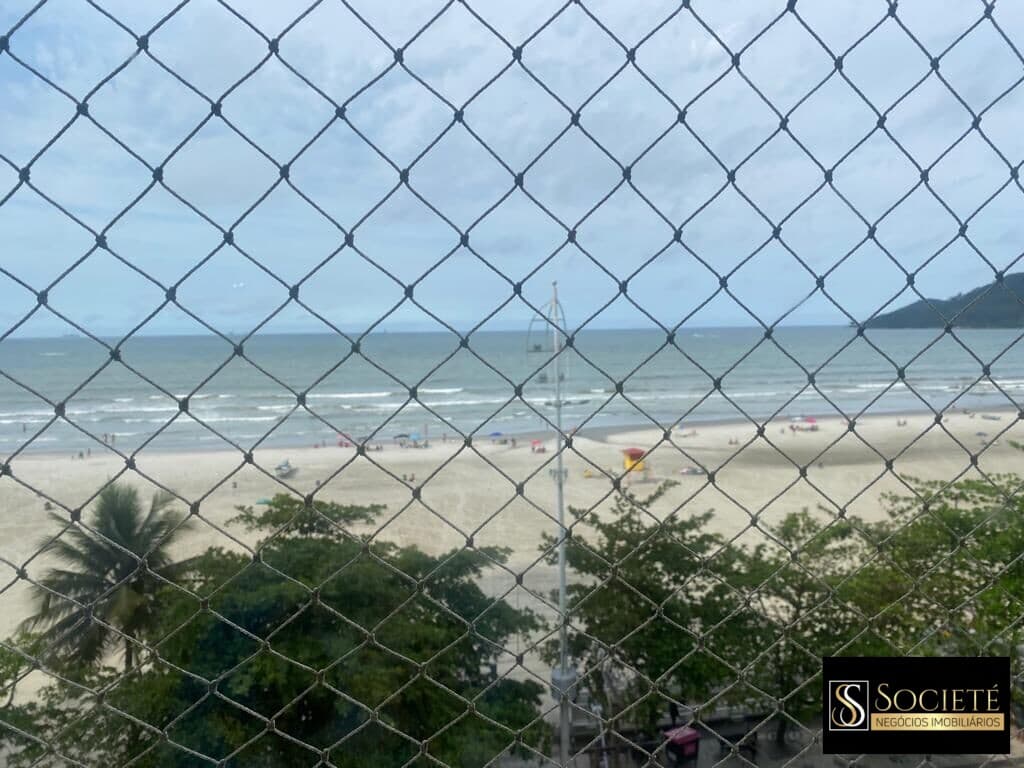 Apartamento Frente Mar à Venda no Edifício Neptuno em Balneário Camboríú - SC