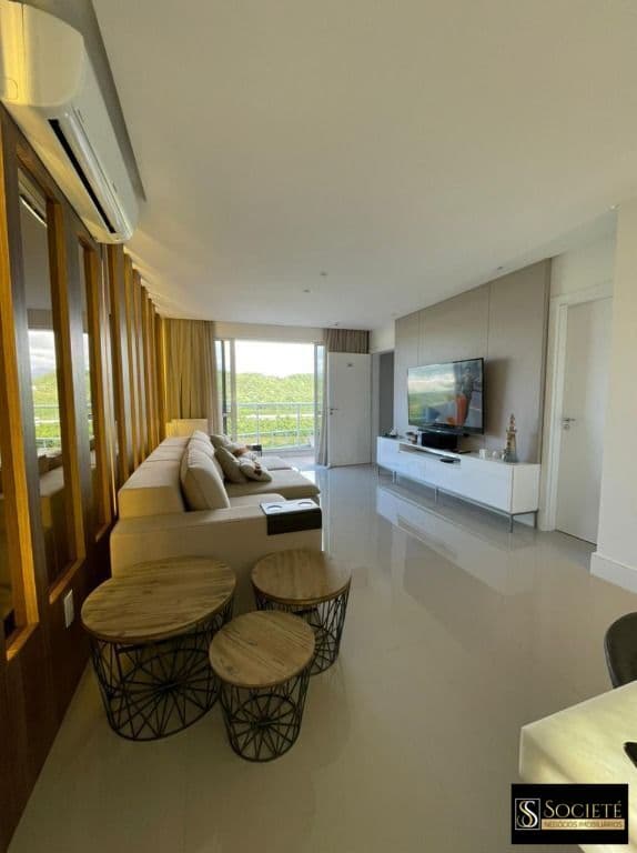 Apartamento 04 Suites e 04 Vagas Diferenciado com Piscina Privativa na Quadra do Mar
