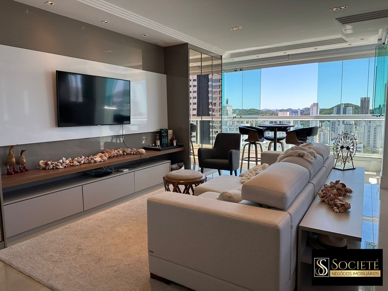 Apartamento à Venda no Edifício Pacoste Home em Balneário Camboriú - SC