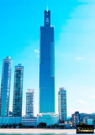 Apartamento Frente Mar à Venda no Edifício One Tower em Balneário Camboriú SCX