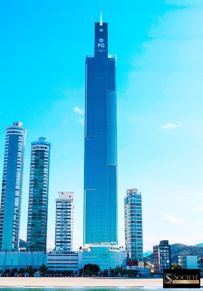Apartamento Frente Mar à Venda no Edifício One Tower em Balneário Camboriú SCX