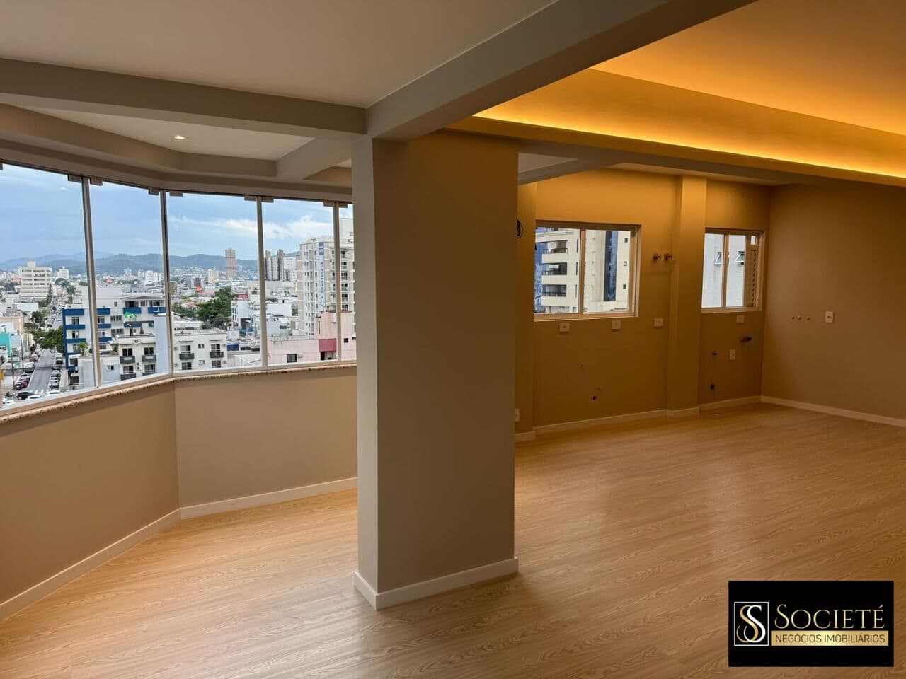 Apartamento à venda no Edifício Bella Sintra em Balneário Camboriú - SC